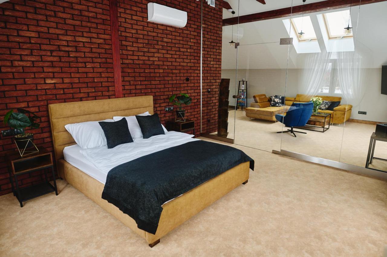 M&M Apartamenty Jasionka Exteriör bild